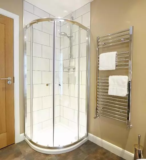 Retkeilymaja 1885 The Venue   Pub, Restaurant, Rooms & Function House