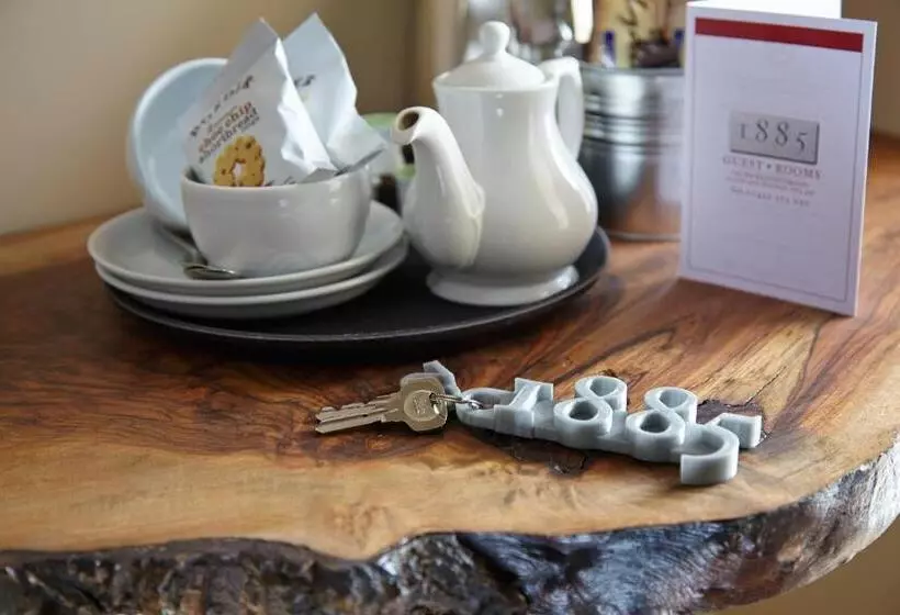 Retkeilymaja 1885 The Venue   Pub, Restaurant, Rooms & Function House