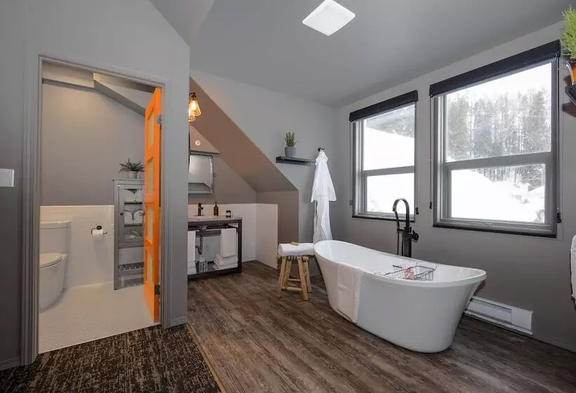 ユースホステル The Larix