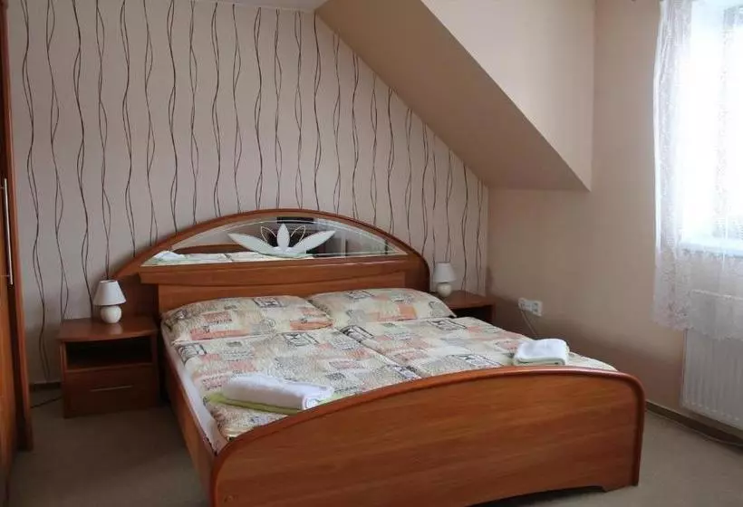 Majatalo Penzion U Růže