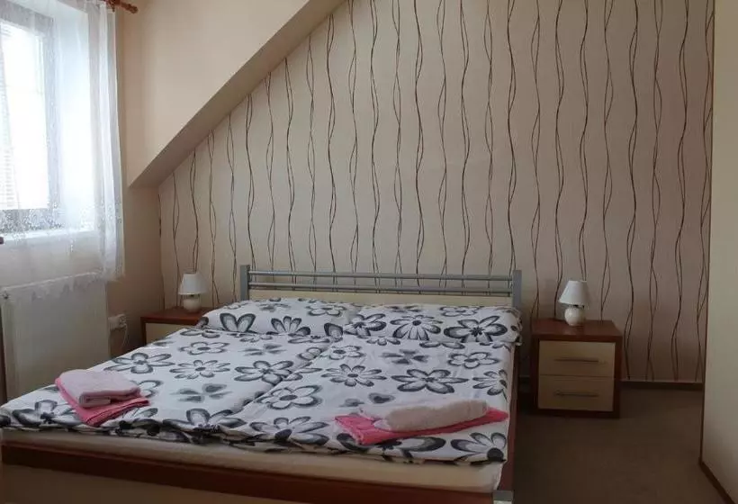 Majatalo Penzion U Růže