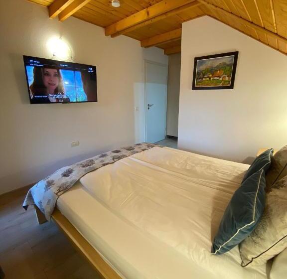 膳宿费 Pintea Chalet