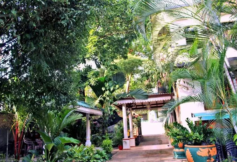 Majatalo Green Land Guest House