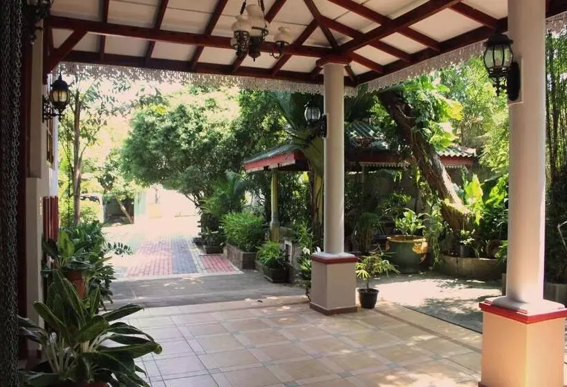 Majatalo Green Land Guest House