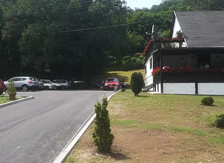 Majatalo Penzion A Reštaurácia Hanišberg