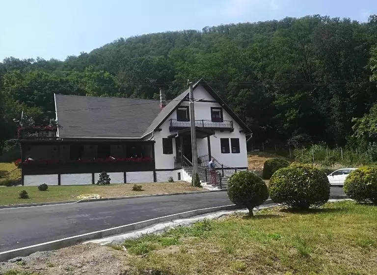 Majatalo Penzion A Reštaurácia Hanišberg