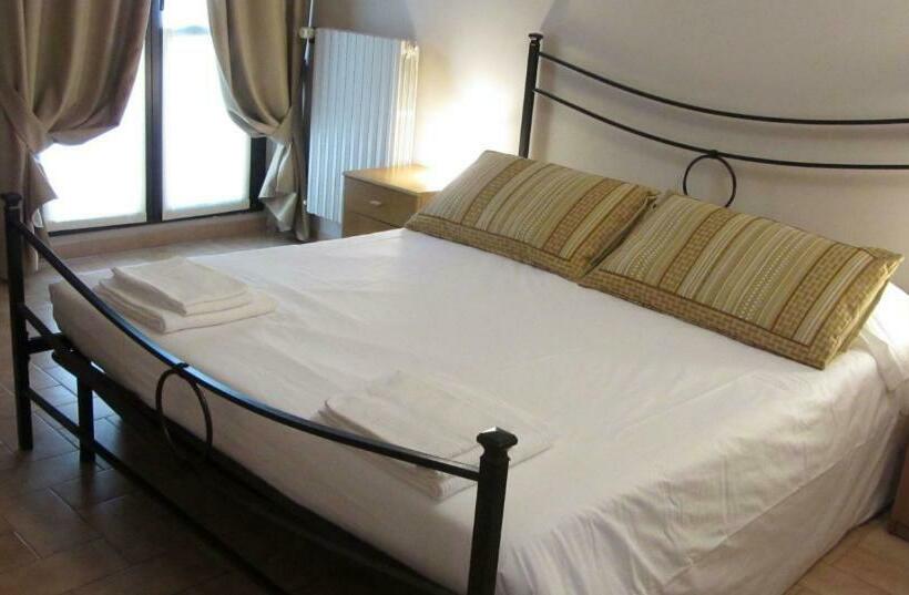 פנסיון Villa Lomellini