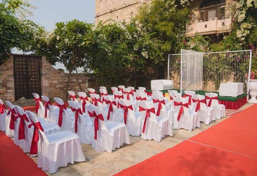 Отель Fort Dadhikar, Alwar