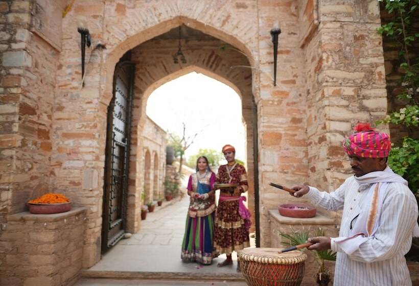 Отель Fort Dadhikar, Alwar