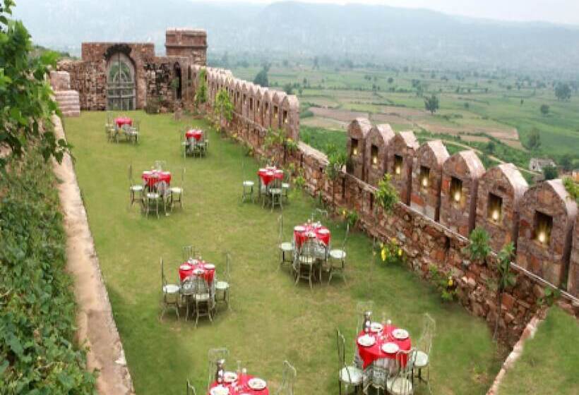 Отель Fort Dadhikar, Alwar
