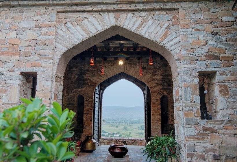 Отель Fort Dadhikar, Alwar