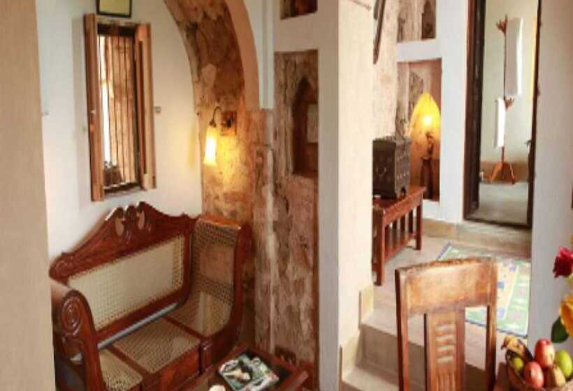 Отель Fort Dadhikar, Alwar