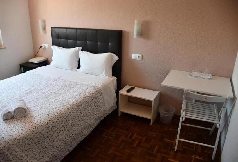膳宿费 Alojamentos Vitinho Vila Nova Milfontes