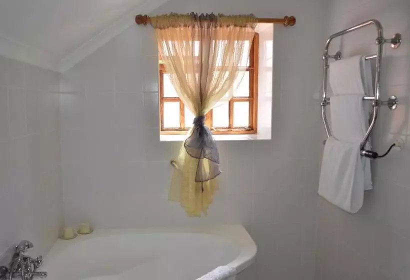 Majatalo Lake Clarens Guest House