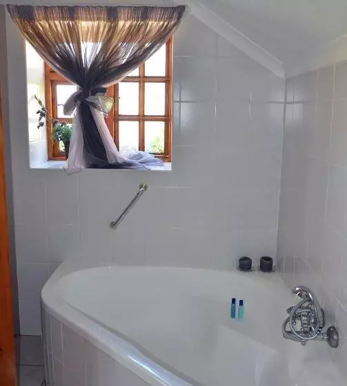 Majatalo Lake Clarens Guest House