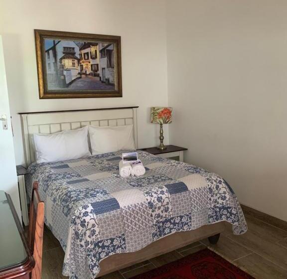 Пансион Mountain Dew Guest House