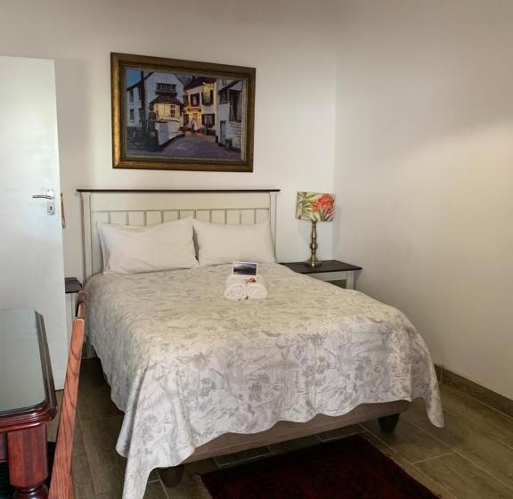 Пансион Mountain Dew Guest House