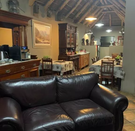 پانسیون Mountain Dew Guest House