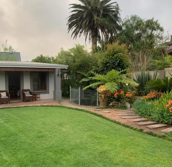 Пансион Mountain Dew Guest House