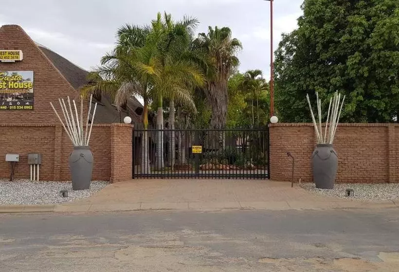 ペンション Siesta Guest House