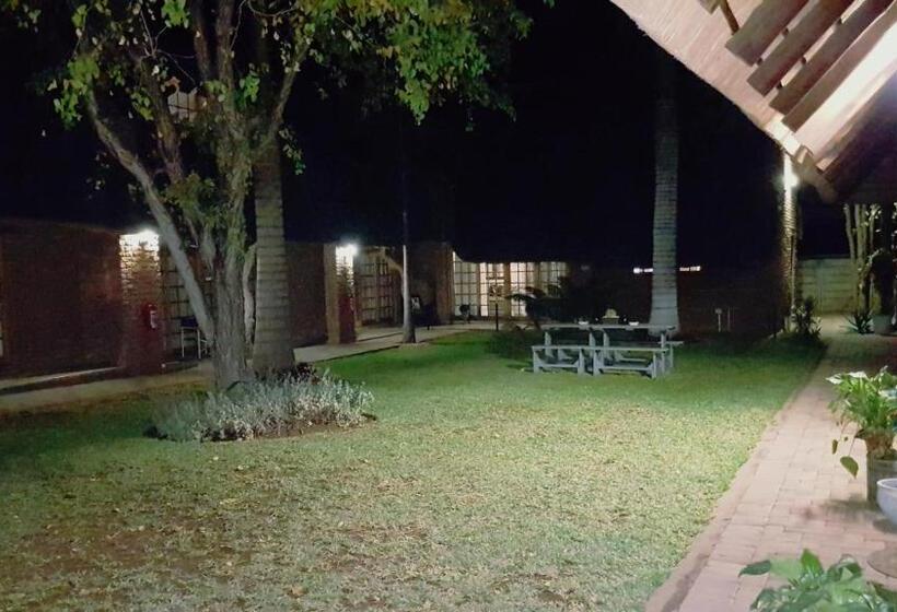 פנסיון Siesta Guest House