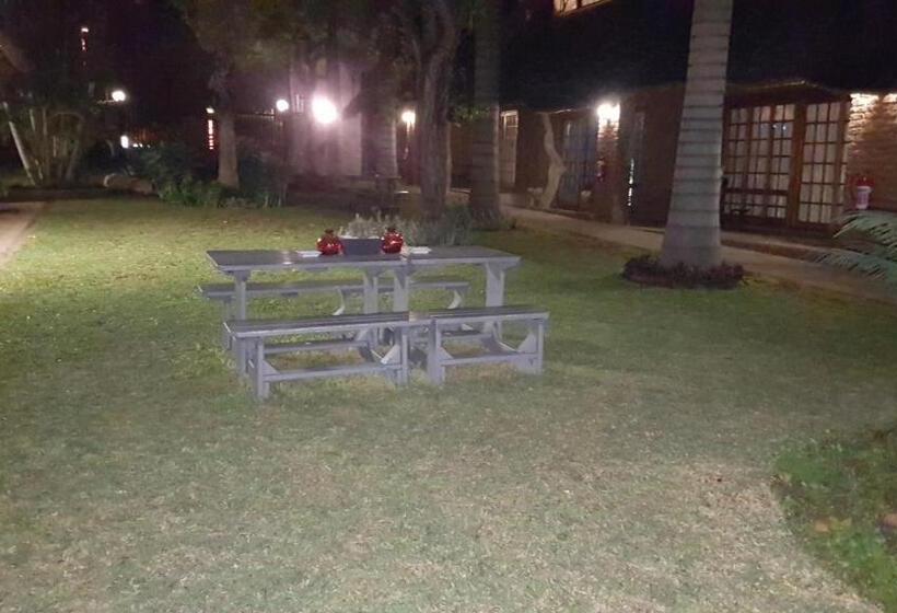 פנסיון Siesta Guest House