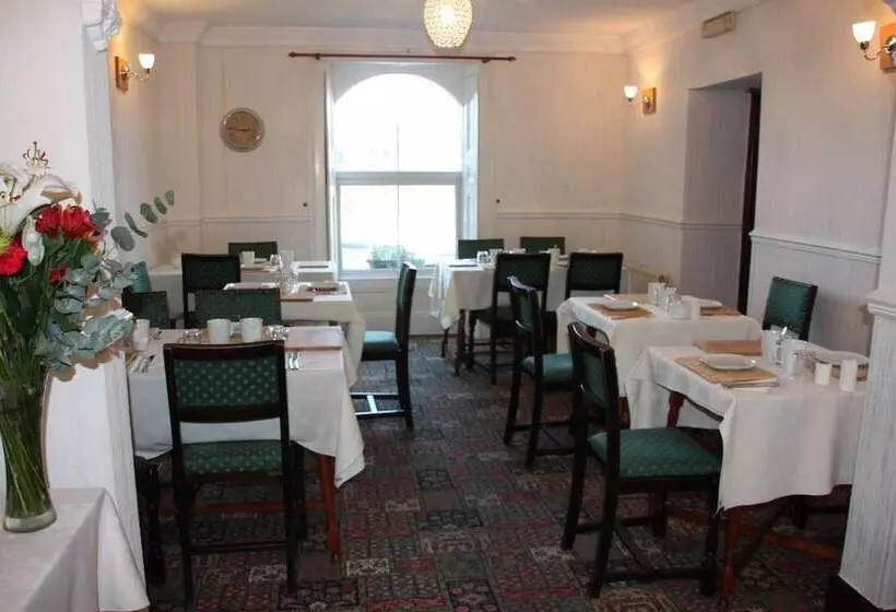 پانسیون Cedars Guesthouse