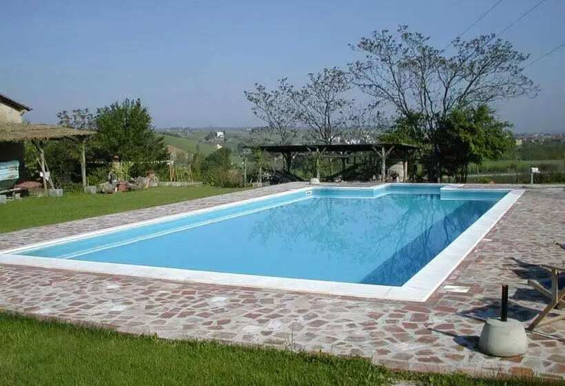 Hotelli Agriturismo Poggio Ai Grilli