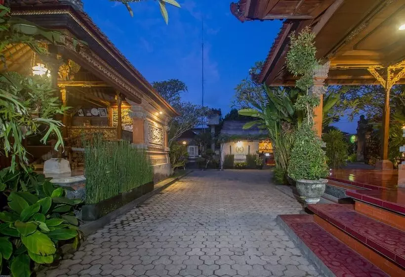 ホテル Kudesa Homestay By Pramana Villas