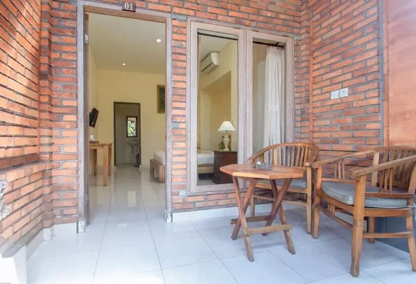 ホテル Kudesa Homestay By Pramana Villas