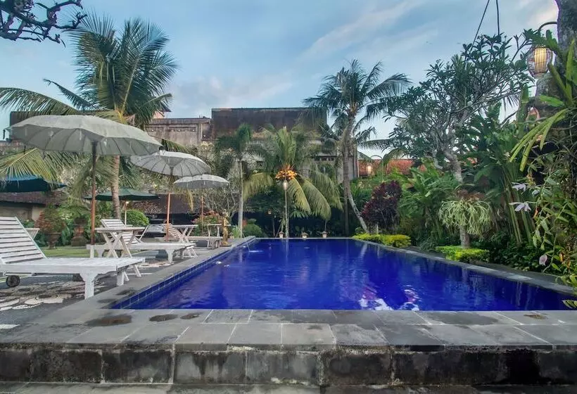 ホテル Kudesa Homestay By Pramana Villas