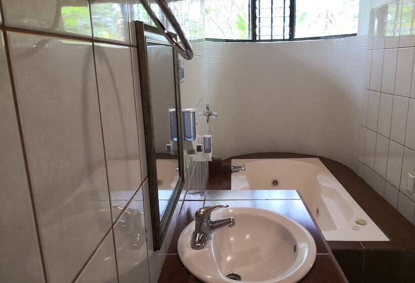 هتل Catarata Río Celeste