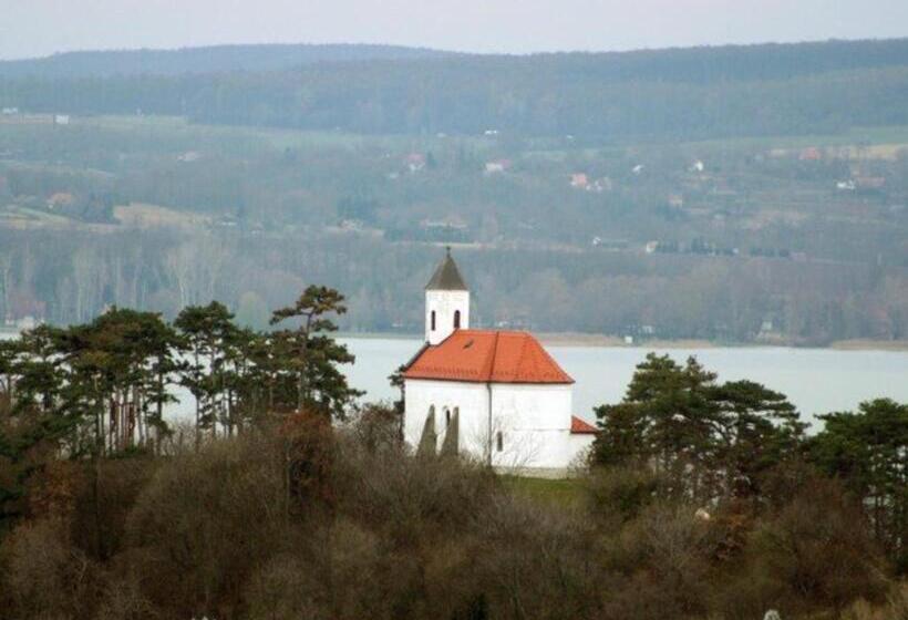 پانسیون Cyrano Vendégház