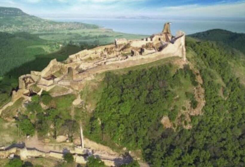 پانسیون Cyrano Vendégház