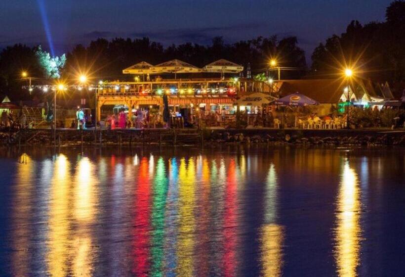 پانسیون Cyrano Vendégház