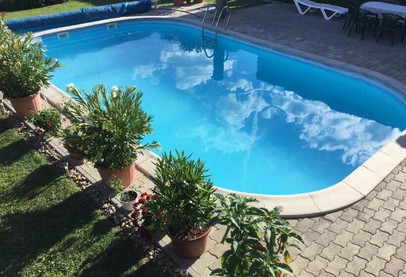 پانسیون Cyrano Vendégház