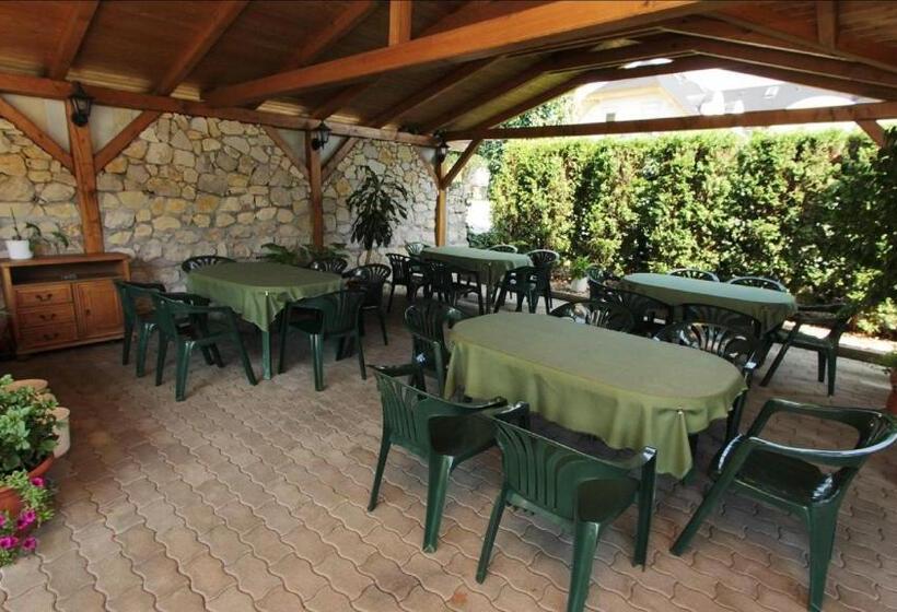 پانسیون Cyrano Vendégház