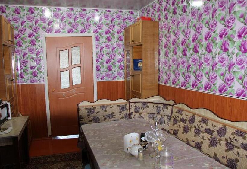 پانسیون Guest House On Derbisheva