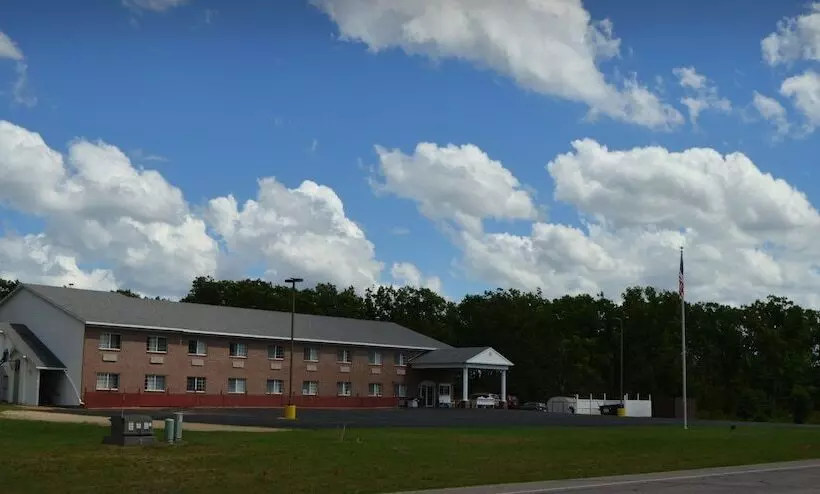 ユースホステル Adams Inn And Suites