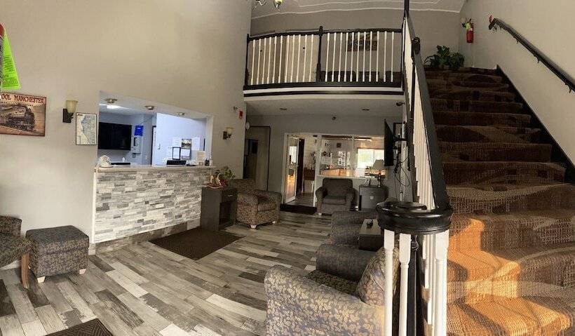 Общежитие Adams Inn And Suites