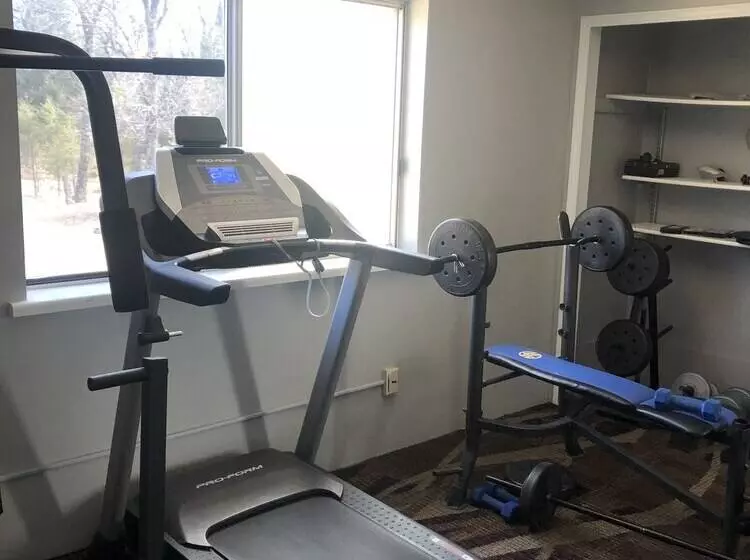 ユースホステル Adams Inn And Suites