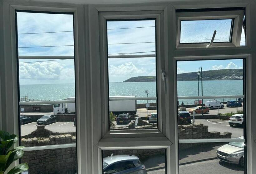 旅馆 The Yacht Inn