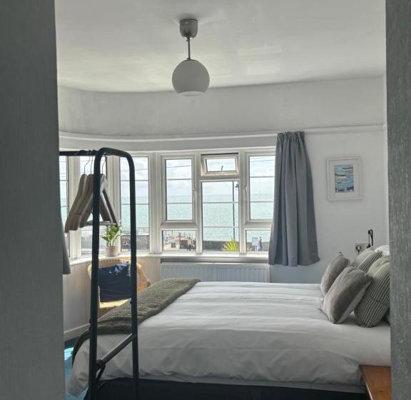 旅馆 The Yacht Inn