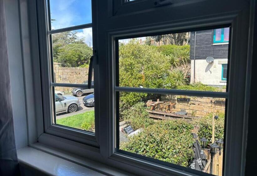 旅馆 The Yacht Inn