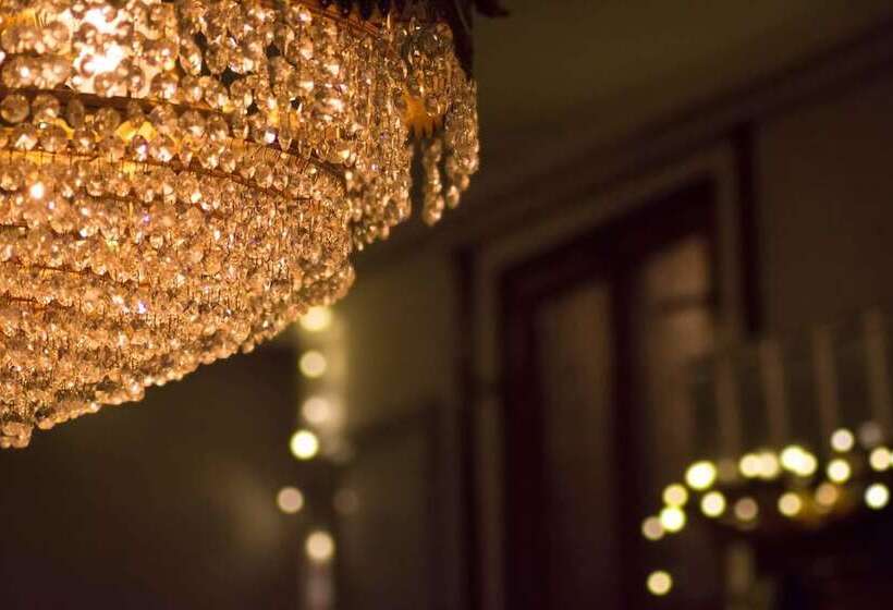 Cafe Pension The Chandelier