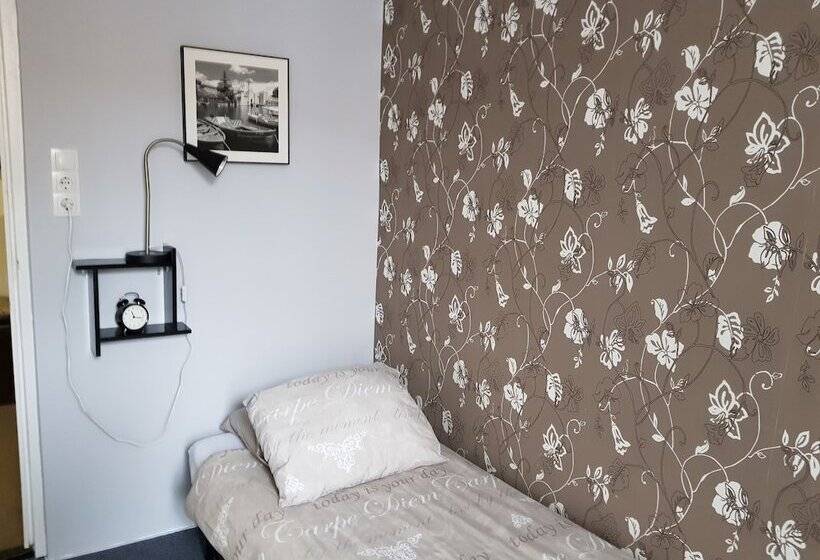 Cafe Pension The Chandelier