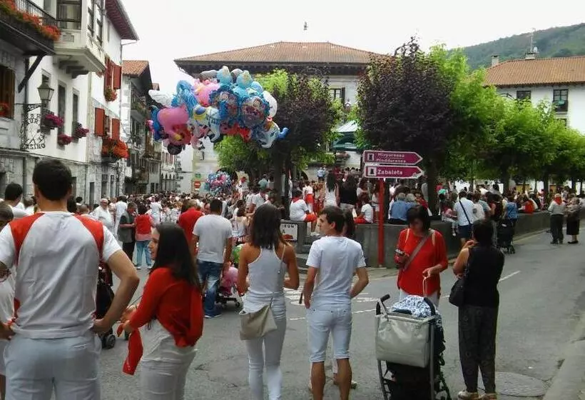 پانسیون Hostal Ekaitza