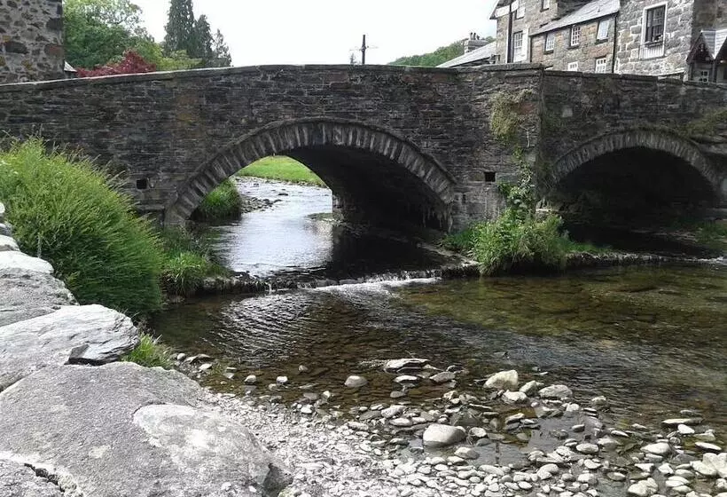 Majatalo Monravon Guest House