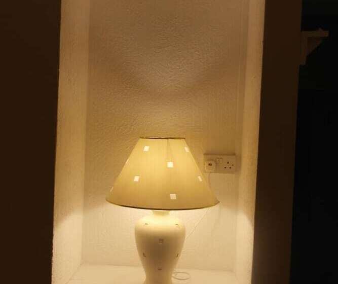 פנסיון Monravon Guest House