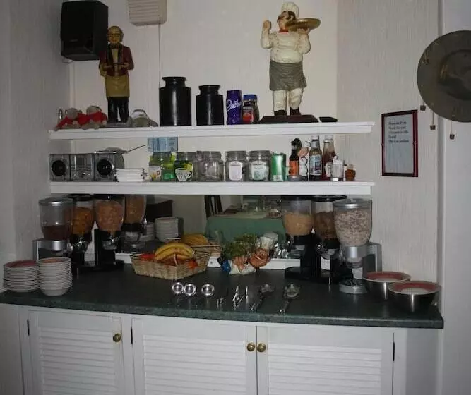 Majatalo Monravon Guest House